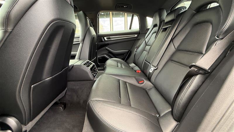 Used 2023 Porsche Panamera 4 Platinum Edition w/ Assistance Package image 18