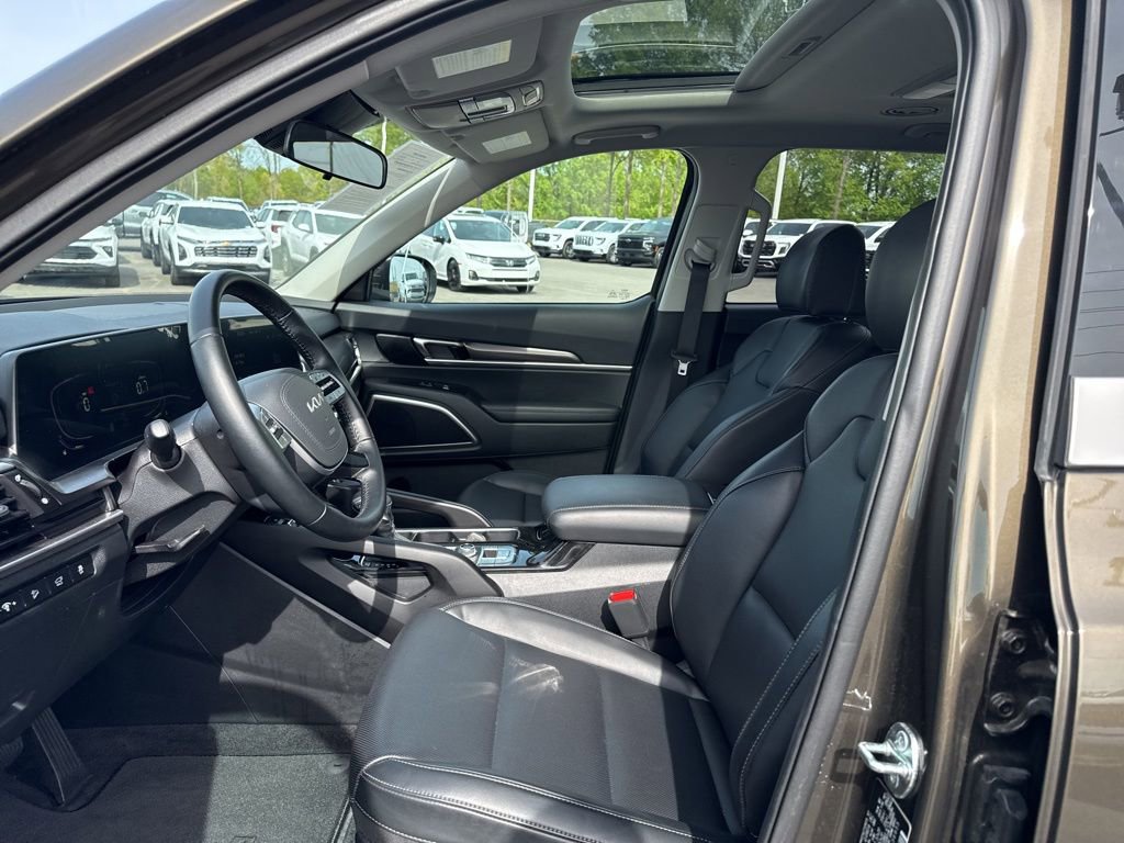 Used 2025 Kia Telluride S image 9