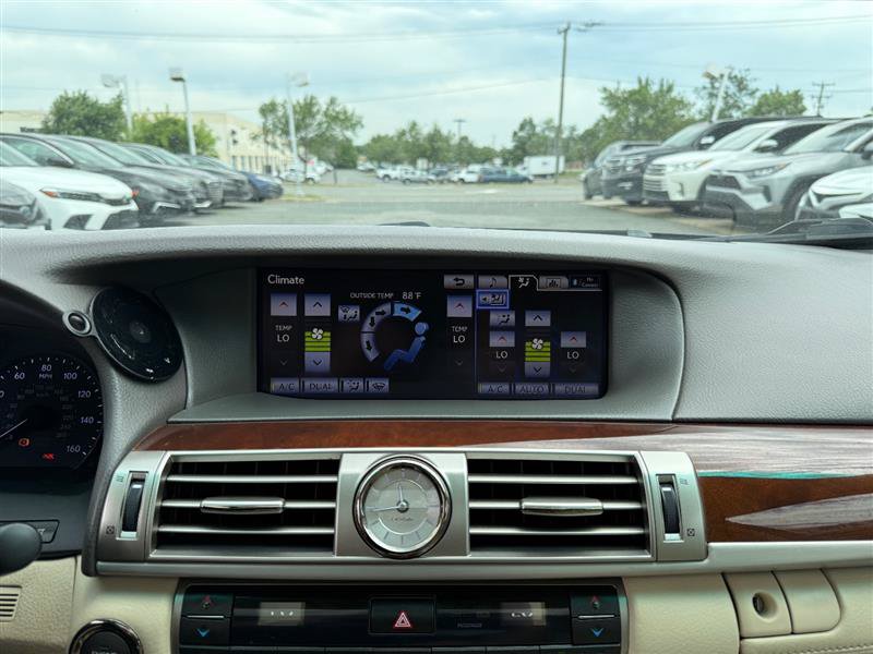 Used 2013 Lexus LS 460 w/ Comfort Pkg RWD image 34