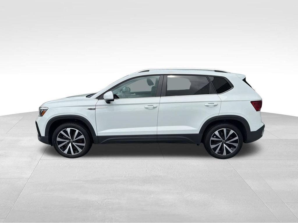 Used 2022 Volkswagen Taos SE FWD image 9