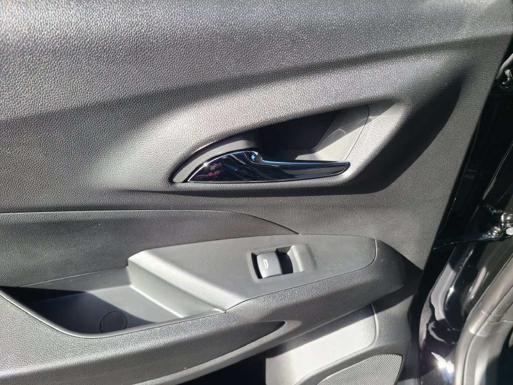 New 2026 Chevrolet Trax ACTIV w/ Driver Confidence Package FWD image 17