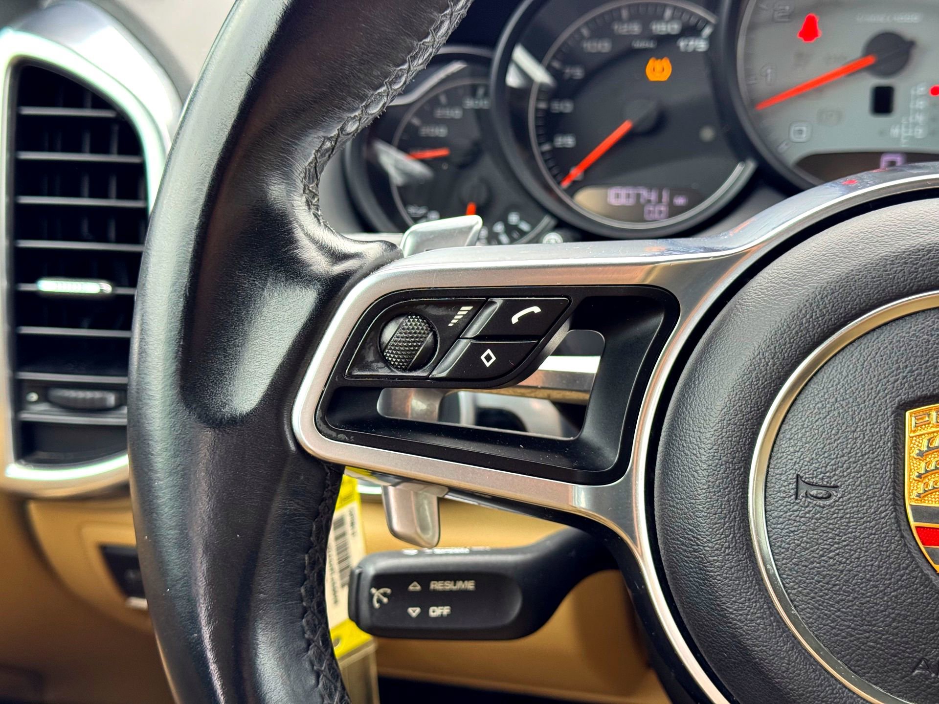 Used 2015 Porsche Cayenne S image 26