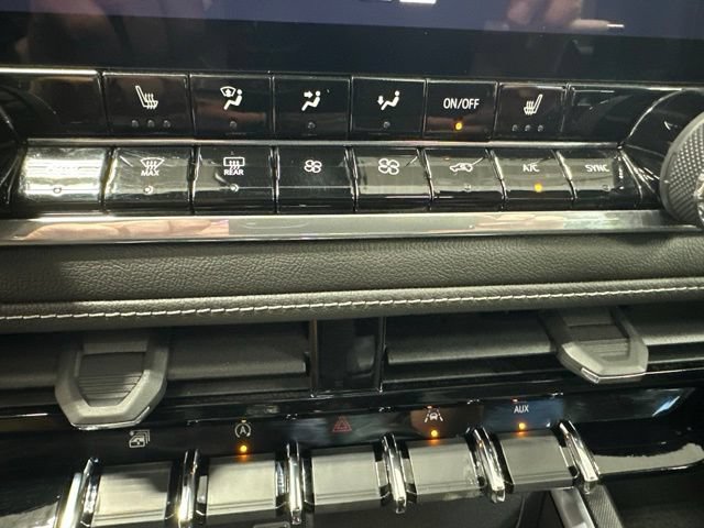 Used 2024 Chevrolet Colorado LT w/ LT Convenience Package II AWD/4WD image 21