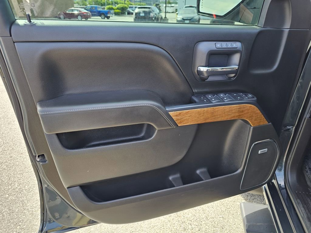 Used 2018 Chevrolet Silverado 1500 LTZ w/ LTZ Plus Package AWD/4WD image 21