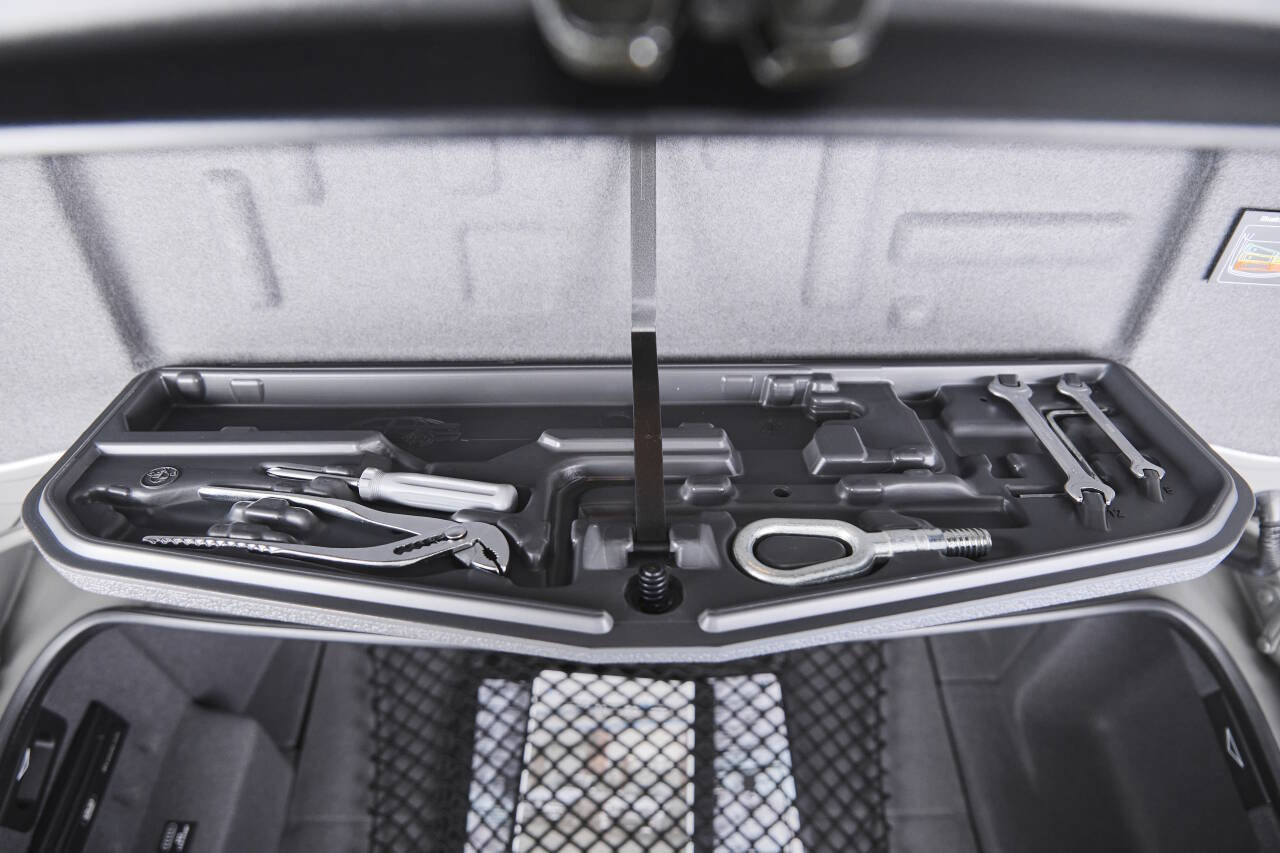 Used 2003 BMW M5 image 95