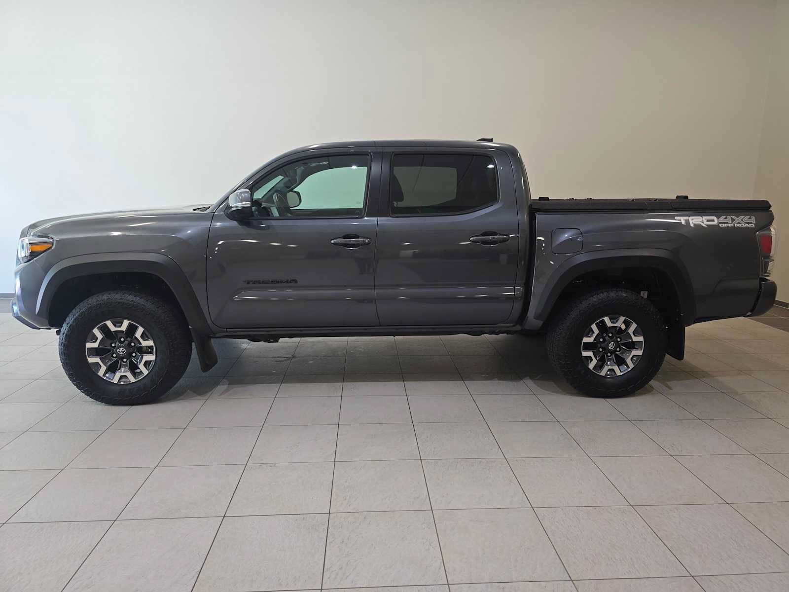 Certified 2023 Toyota Tacoma TRD Off-Road w/ TRD Premium Off Road Package AWD/4WD image 3