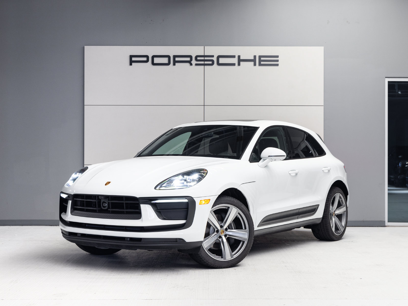 New 2026 Porsche Macan AWD/4WD image 1
