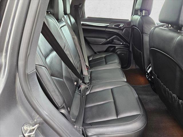 Used 2013 Porsche Cayenne S image 18