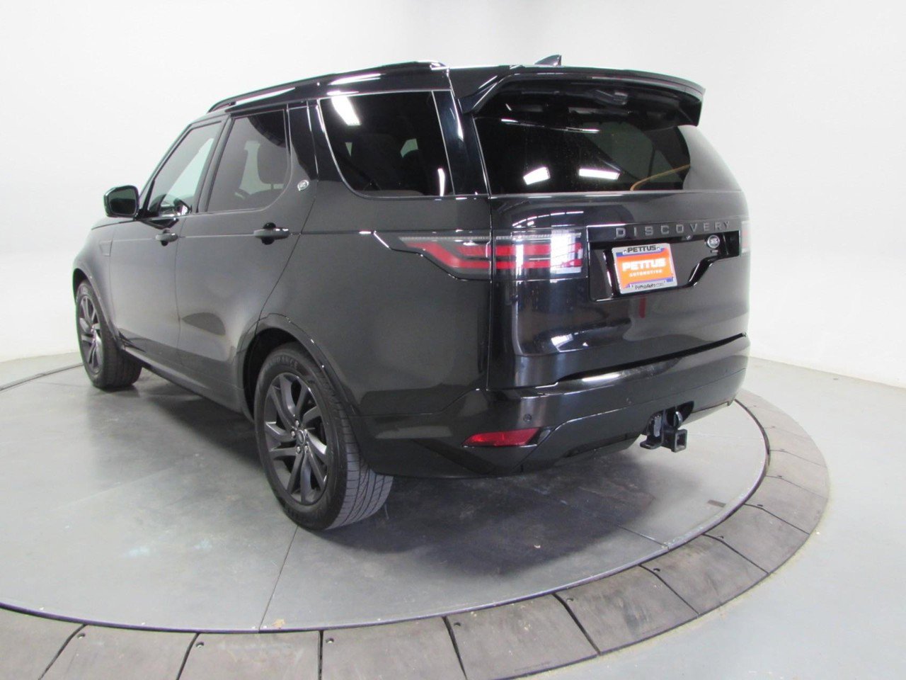 Used 2022 Land Rover Discovery S R-Dynamic image 5