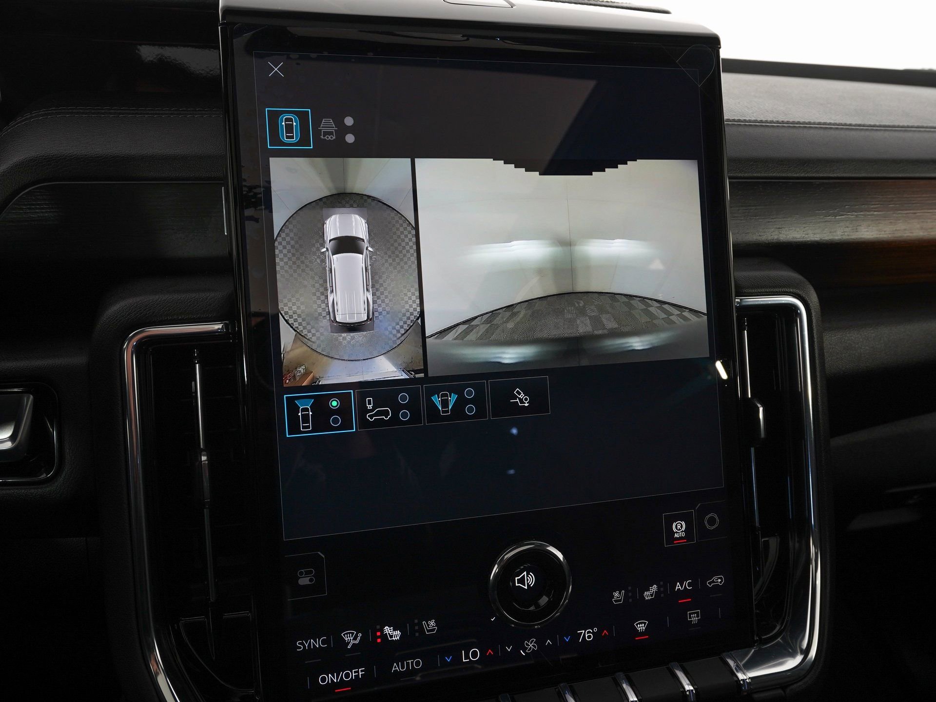 Used 2026 GMC Yukon Denali w/ Advanced Technology Package image 28