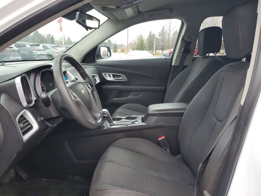 Used 2015 Chevrolet Equinox LS image 8