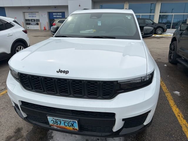 Used 2023 Jeep Grand Cherokee L Altitude image 2