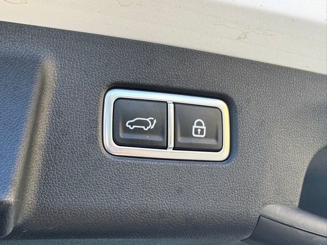Used 2023 Kia Sorento SX image 12