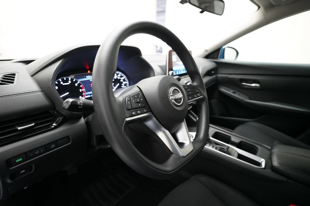 Used 2024 Nissan Sentra SV FWD image 8