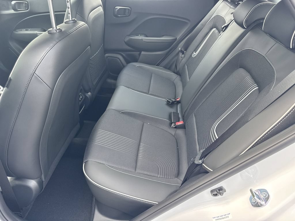 New 2025 Hyundai Venue Limited FWD image 20