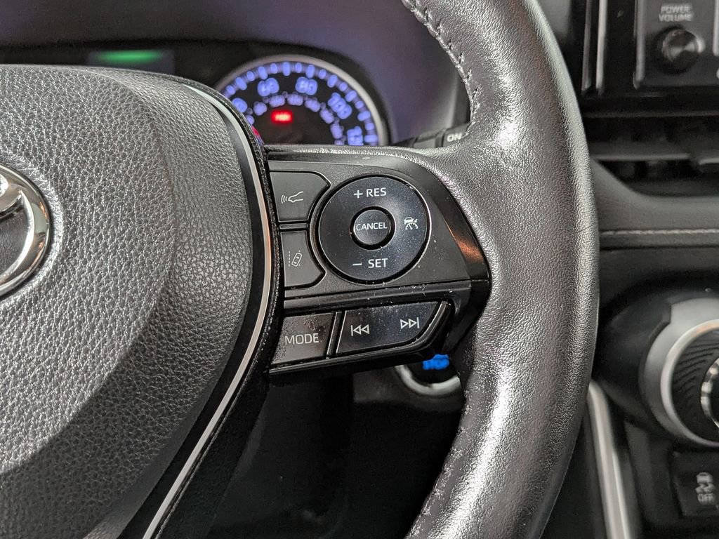 Used 2021 Toyota RAV4 XLE w/ Convenience Package image 33