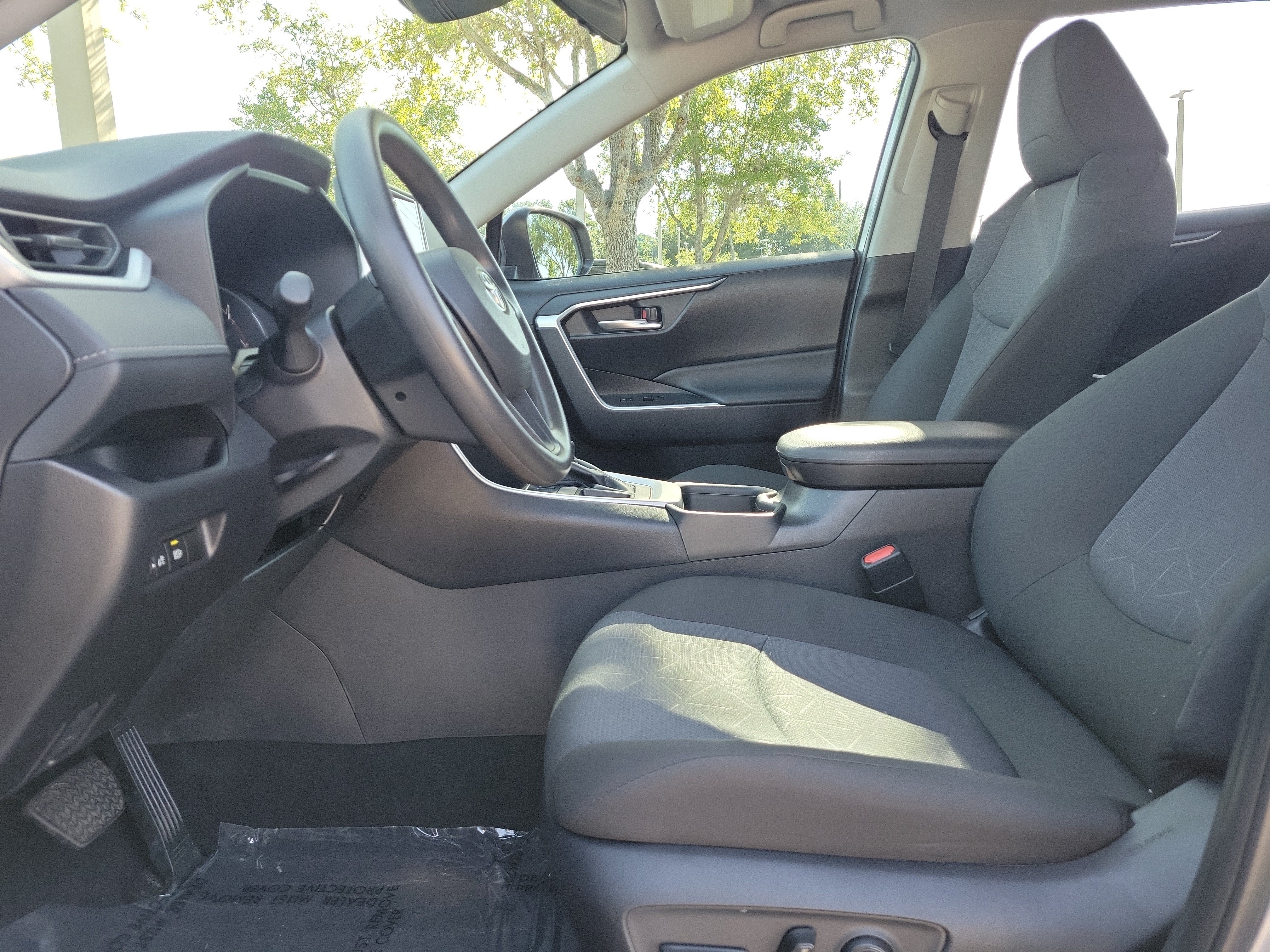 Used 2024 Toyota RAV4 XLE FWD image 13