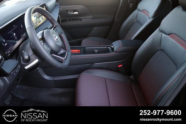 New 2025 Nissan Kicks SR FWD image 13
