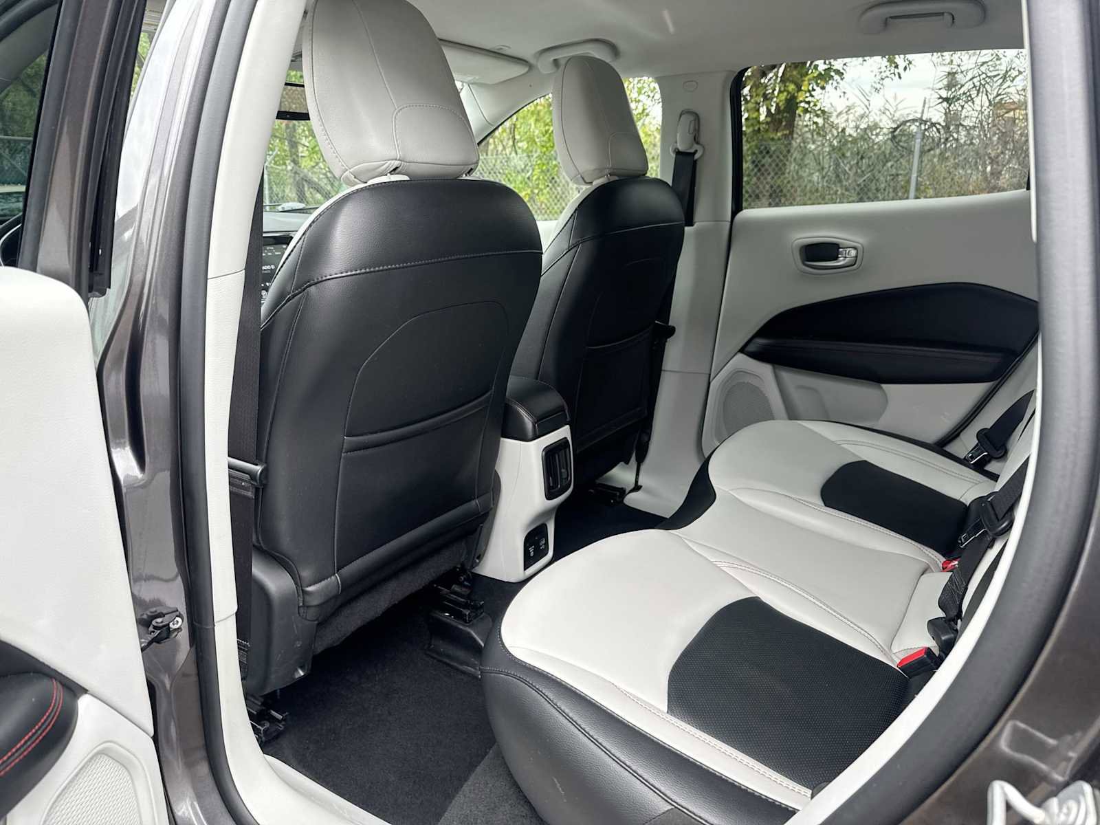 Used 2019 Jeep Compass Limited image 12