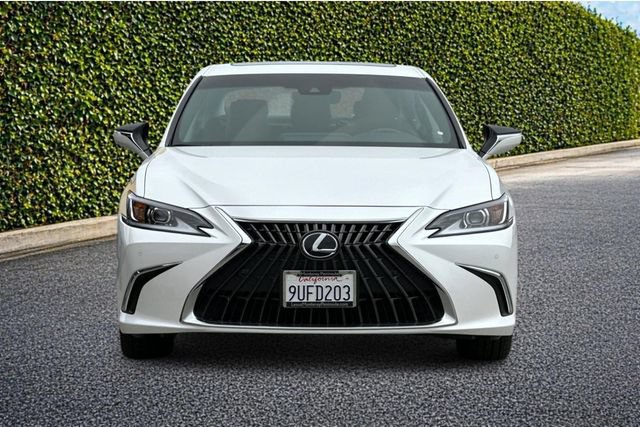 Used 2025 Lexus ES 300h w/ Premium Package FWD image 9