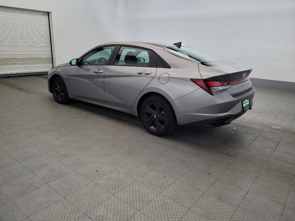 Used 2023 Hyundai Elantra SEL FWD image 3
