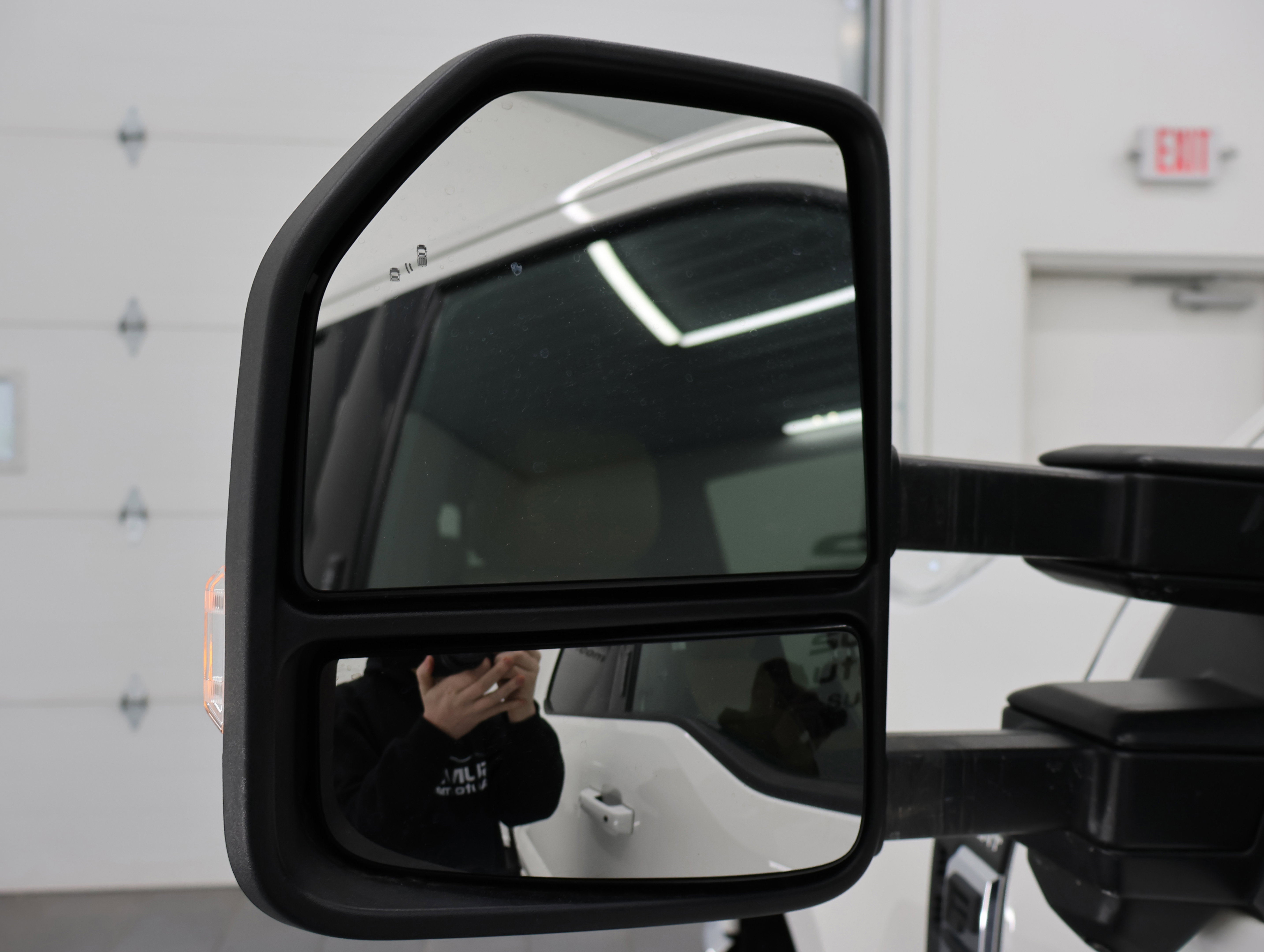 Used 2023 Ford F350 Lariat w/ FX4 Off-Road Package image 43