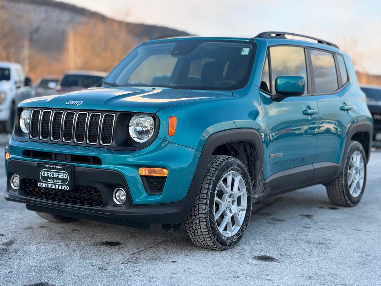 Used 2021 Jeep Renegade Latitude w/ Convenience Group image 1