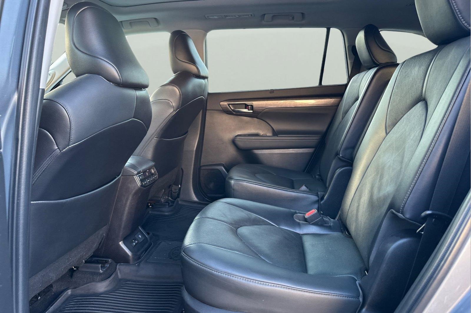 Certified 2022 Toyota Highlander Platinum image 6