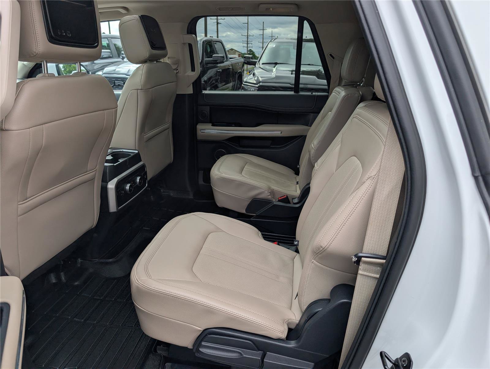 Used 2023 Ford Expedition Max Limited AWD/4WD image 17