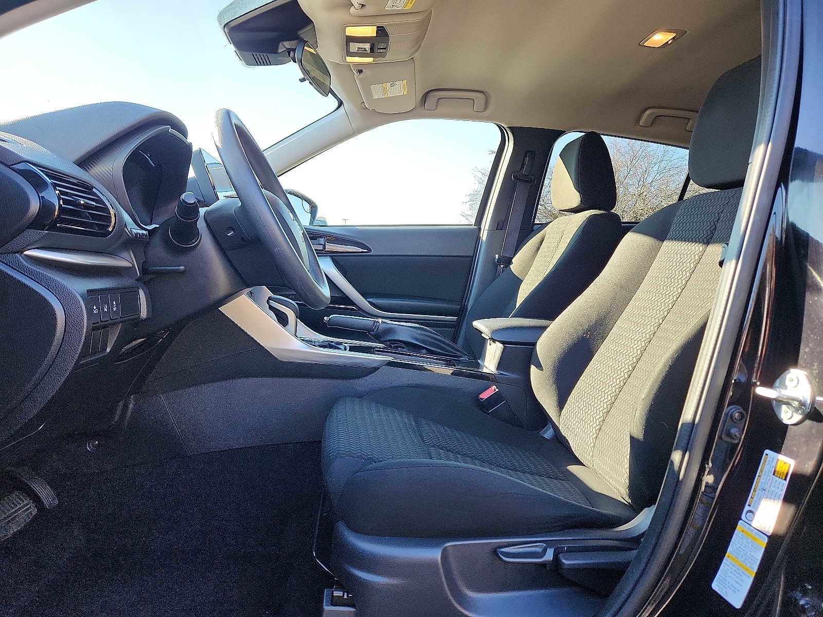 Used 2024 Mitsubishi Eclipse Cross LE image 13