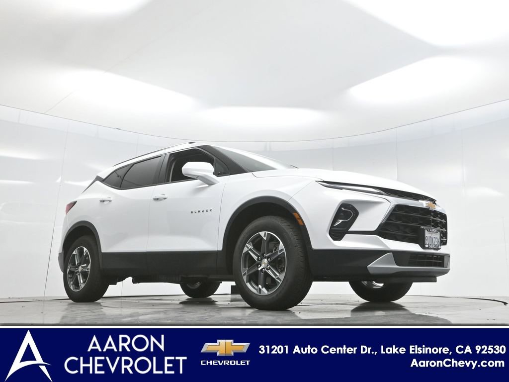 New 2025 Chevrolet Blazer LT w/ Convenience Package image 2