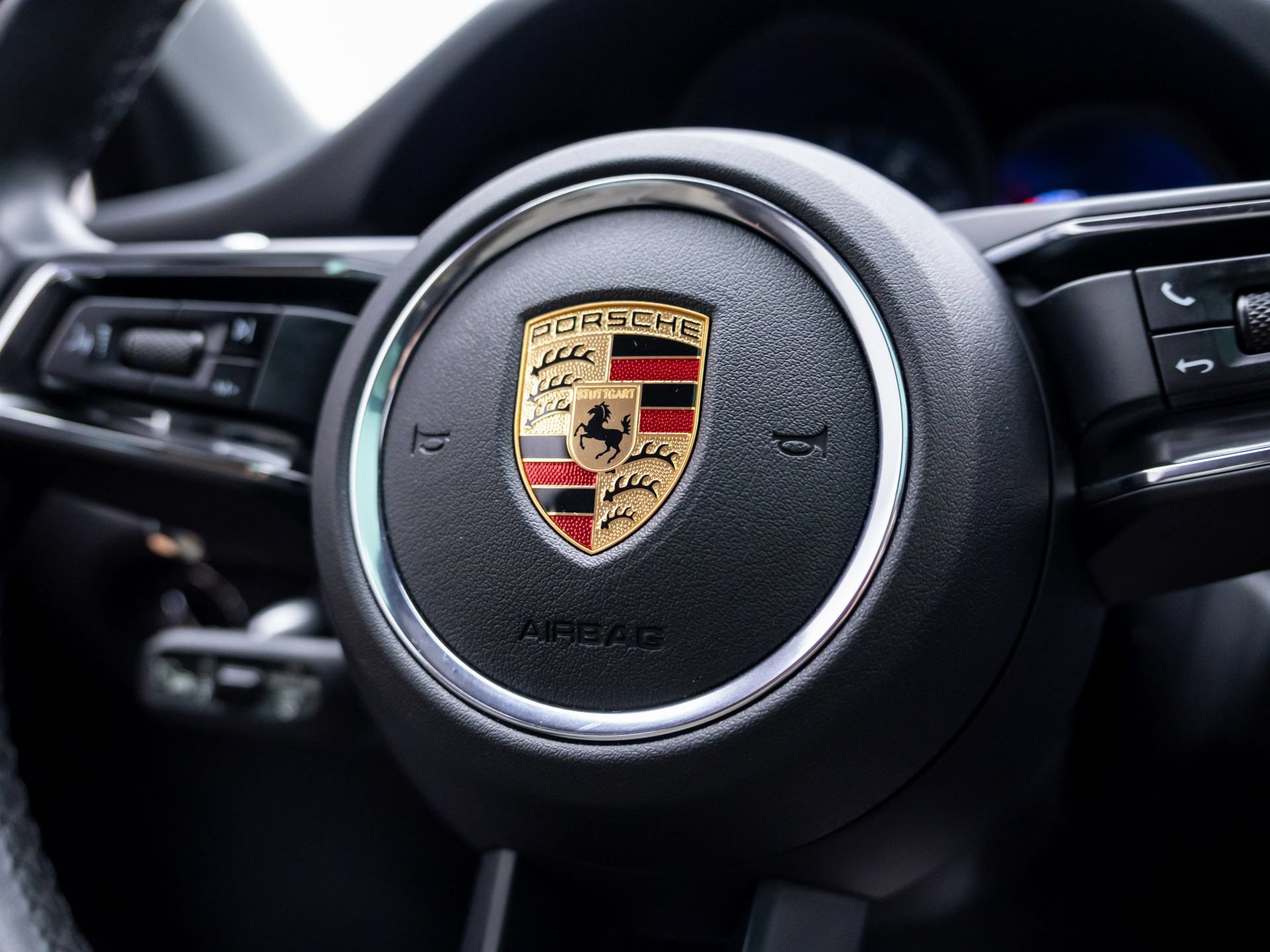 Certified 2023 Porsche Macan AWD/4WD image 29