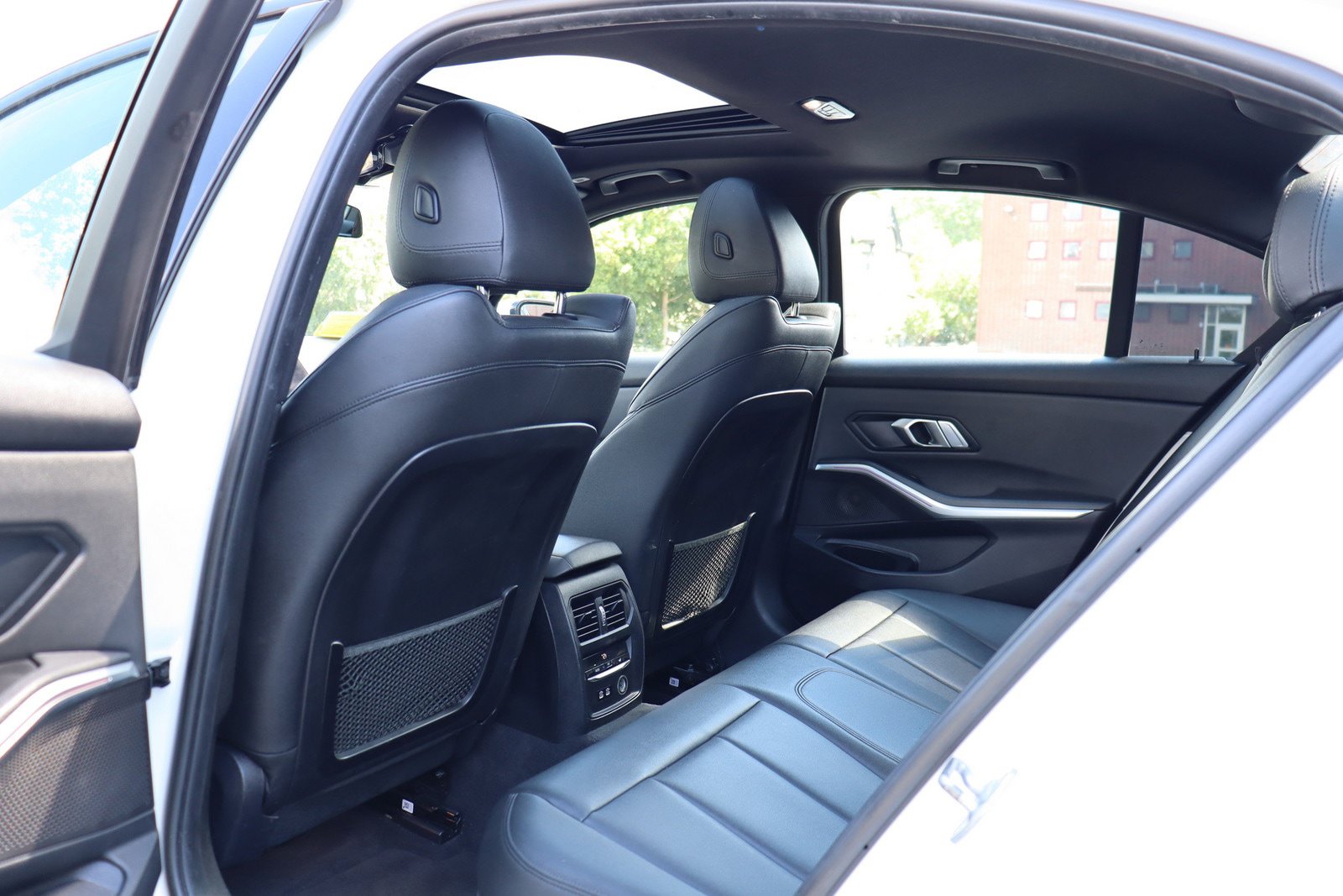 Used 2019 BMW 330i xDrive Sedan w/ M Sport Package AWD/4WD image 14