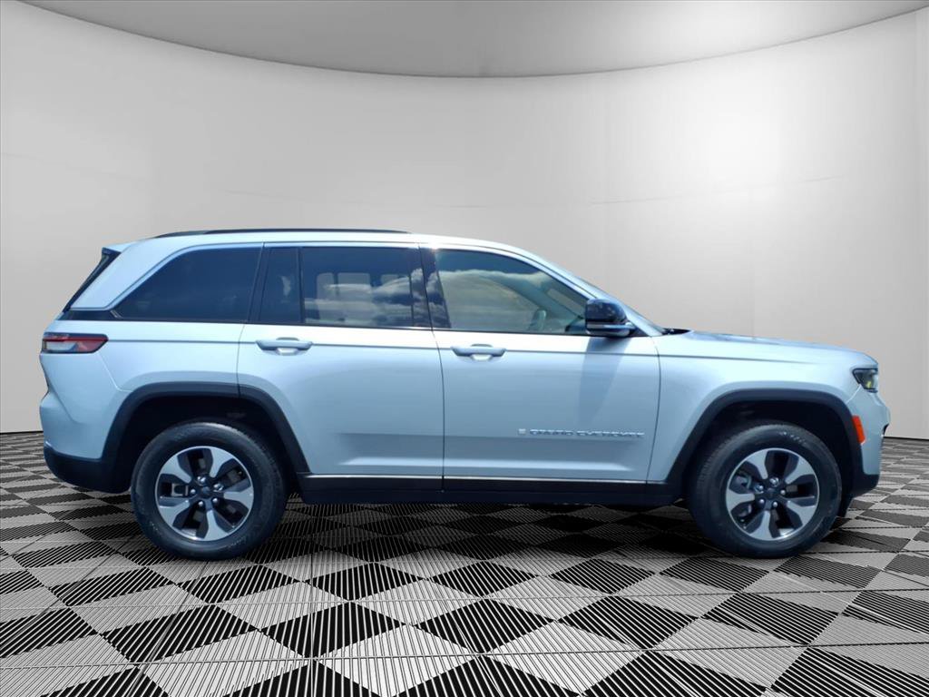 Used 2024 Jeep Grand Cherokee Limited 4xe AWD/4WD image 32