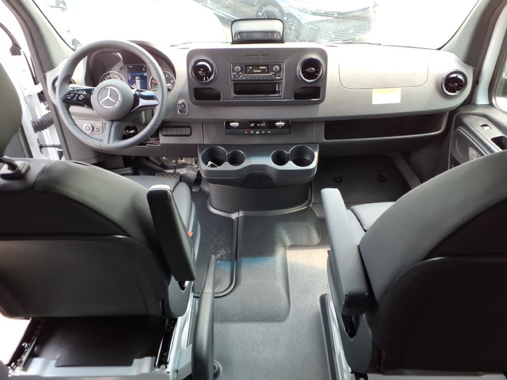 New 2026 Mercedes-Benz Sprinter 2500 image 28