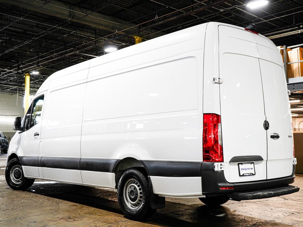 Used 2023 Mercedes-Benz Sprinter 2500 image 4