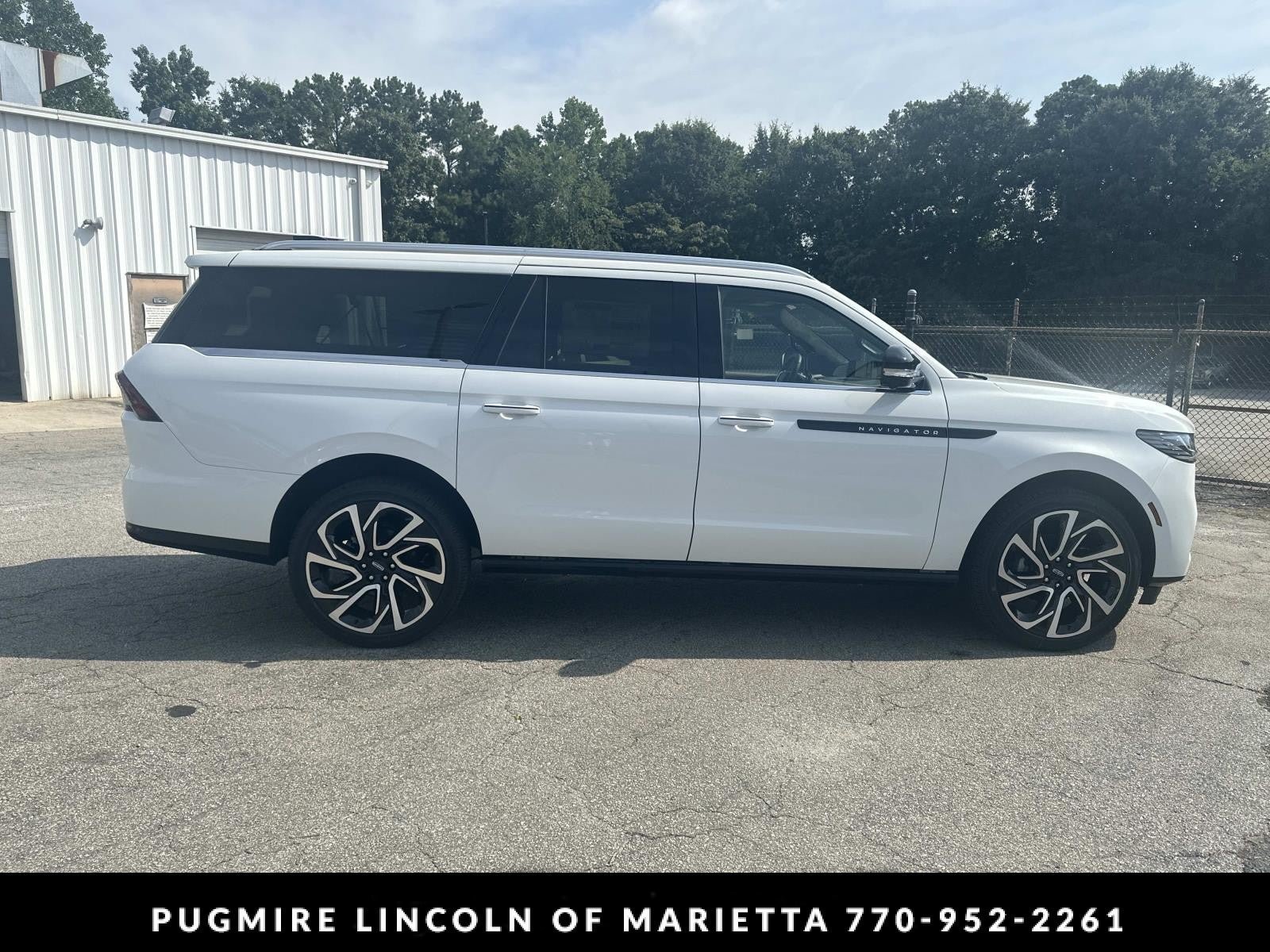 New 2027 Lincoln Navigator L Black Label AWD/4WD image 10