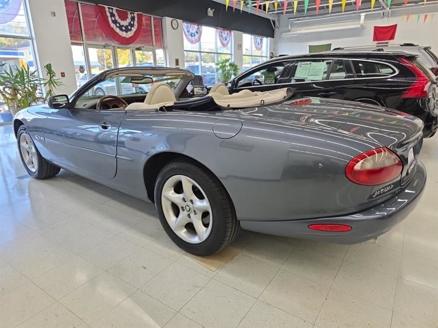 Used 2000 Jaguar XK8 Convertible image 4
