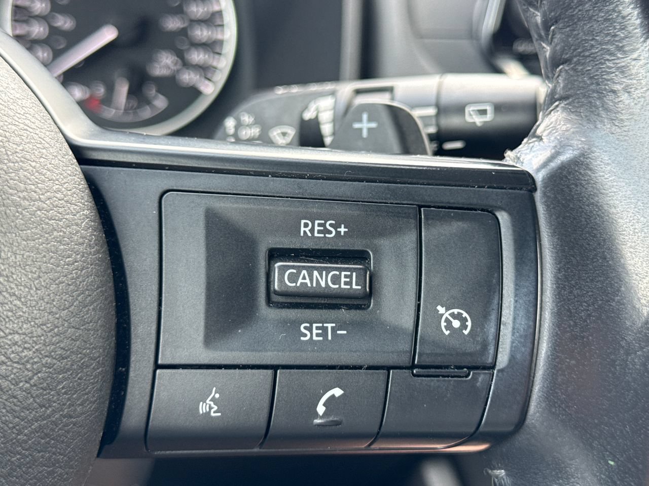 Used 2022 Nissan Rogue S FWD image 24