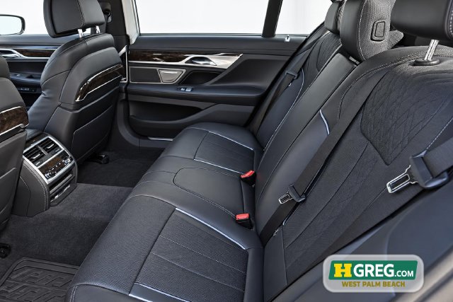Used 2017 BMW 750i RWD image 12