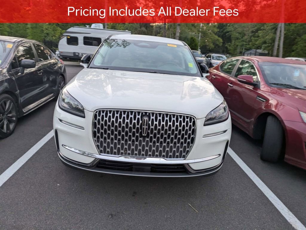 Used 2023 Lincoln Corsair FWD image 2