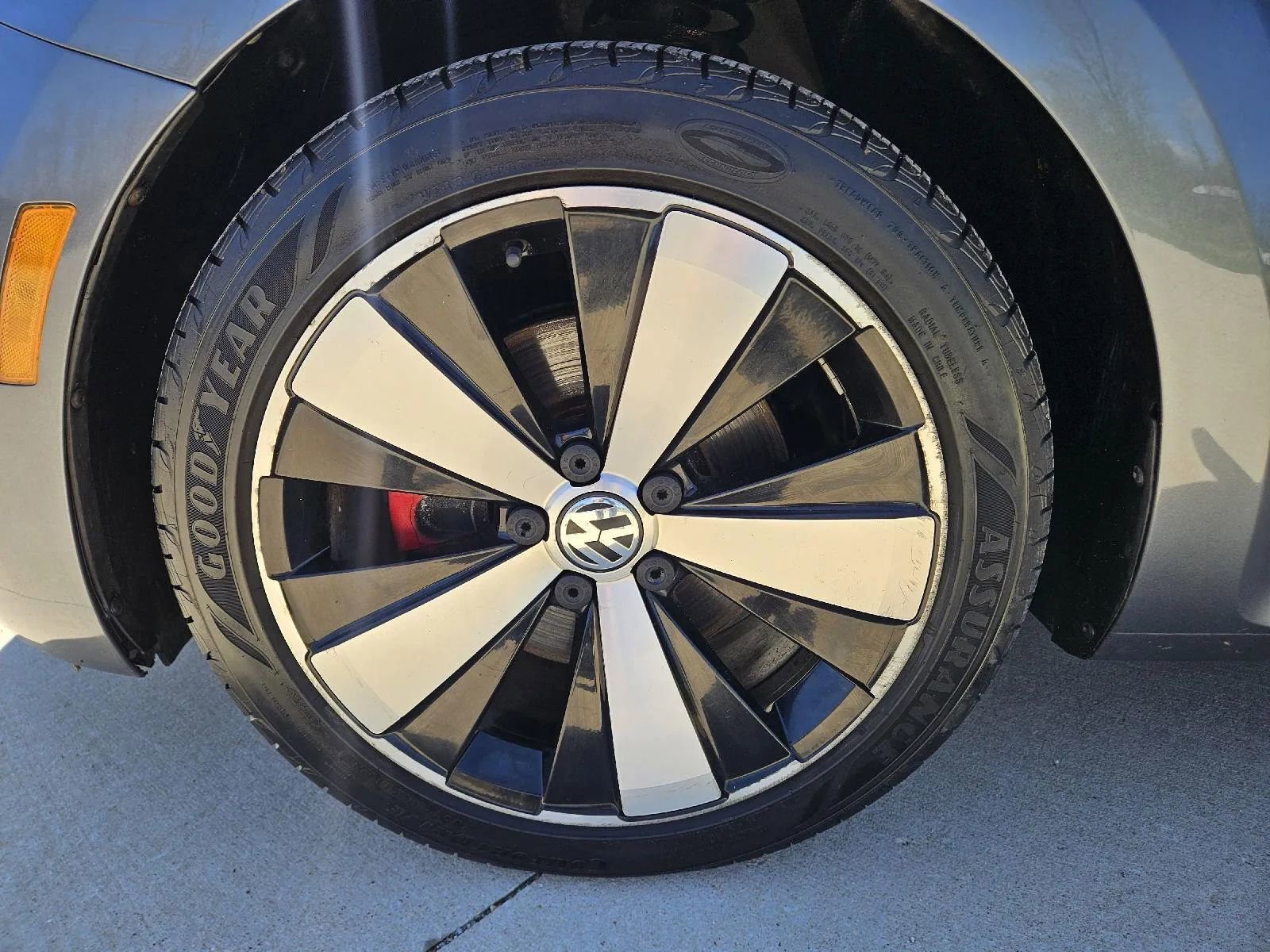 Used 2015 Volkswagen Beetle R-Line FWD image 10