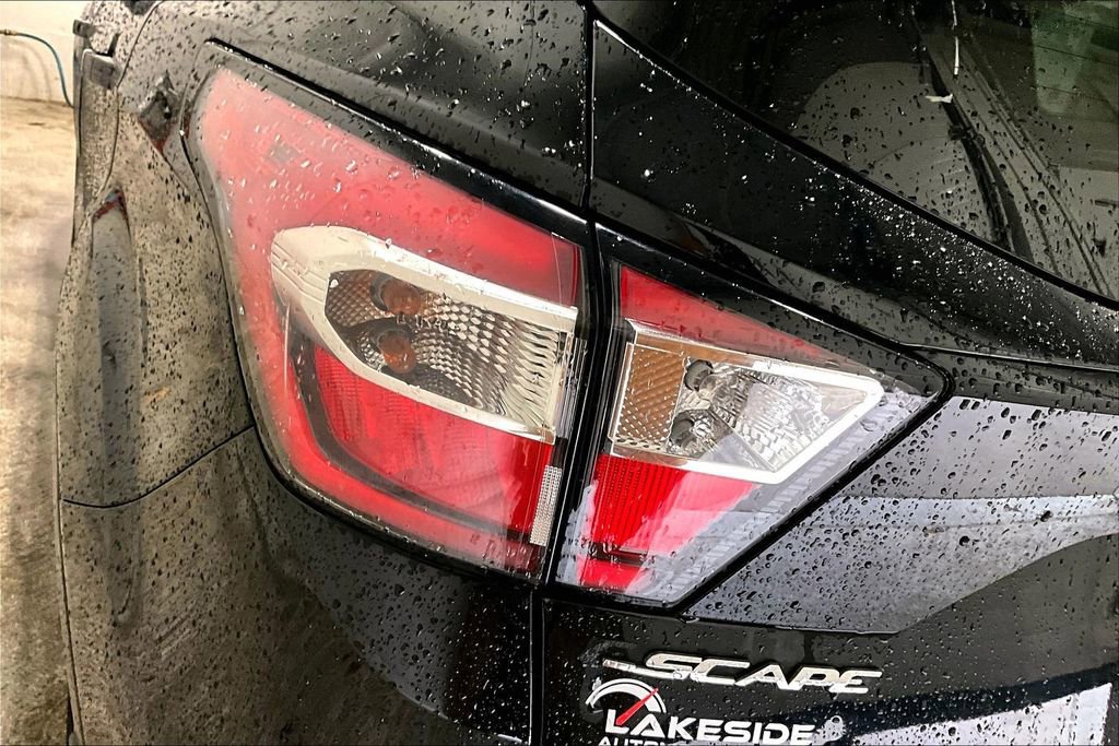 Used 2018 Ford Escape SEL image 23