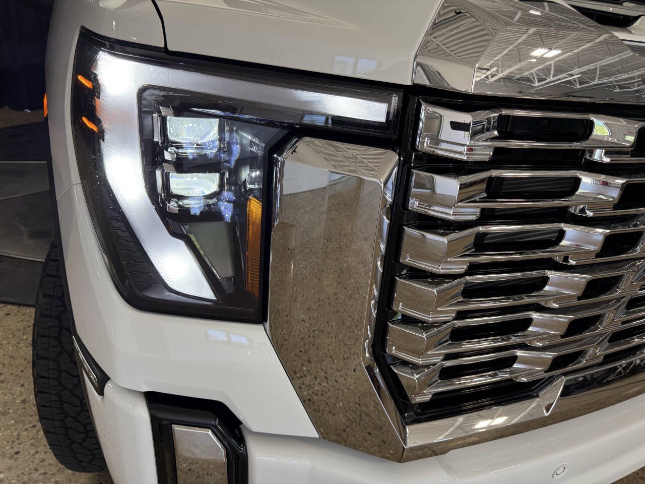 Used 2026 GMC Sierra 2500 Denali w/ Denali Reserve Package AWD/4WD image 18
