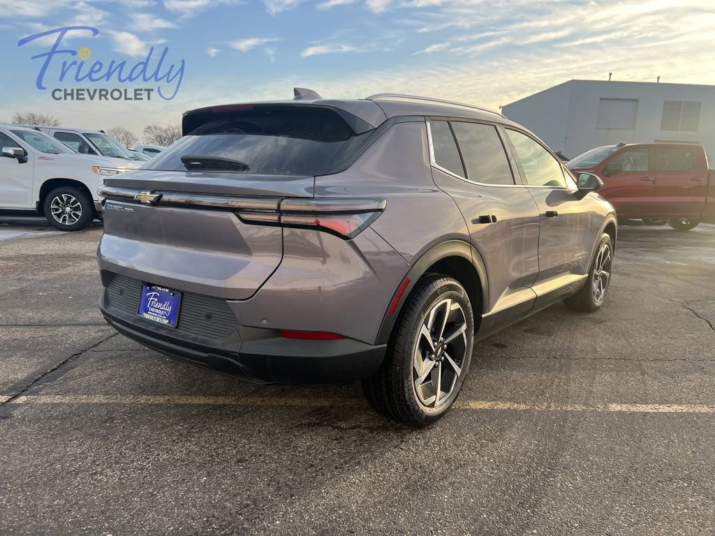 New 2026 Chevrolet Equinox EV LT AWD/4WD image 3
