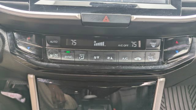 Used 2017 Honda Accord Touring image 37