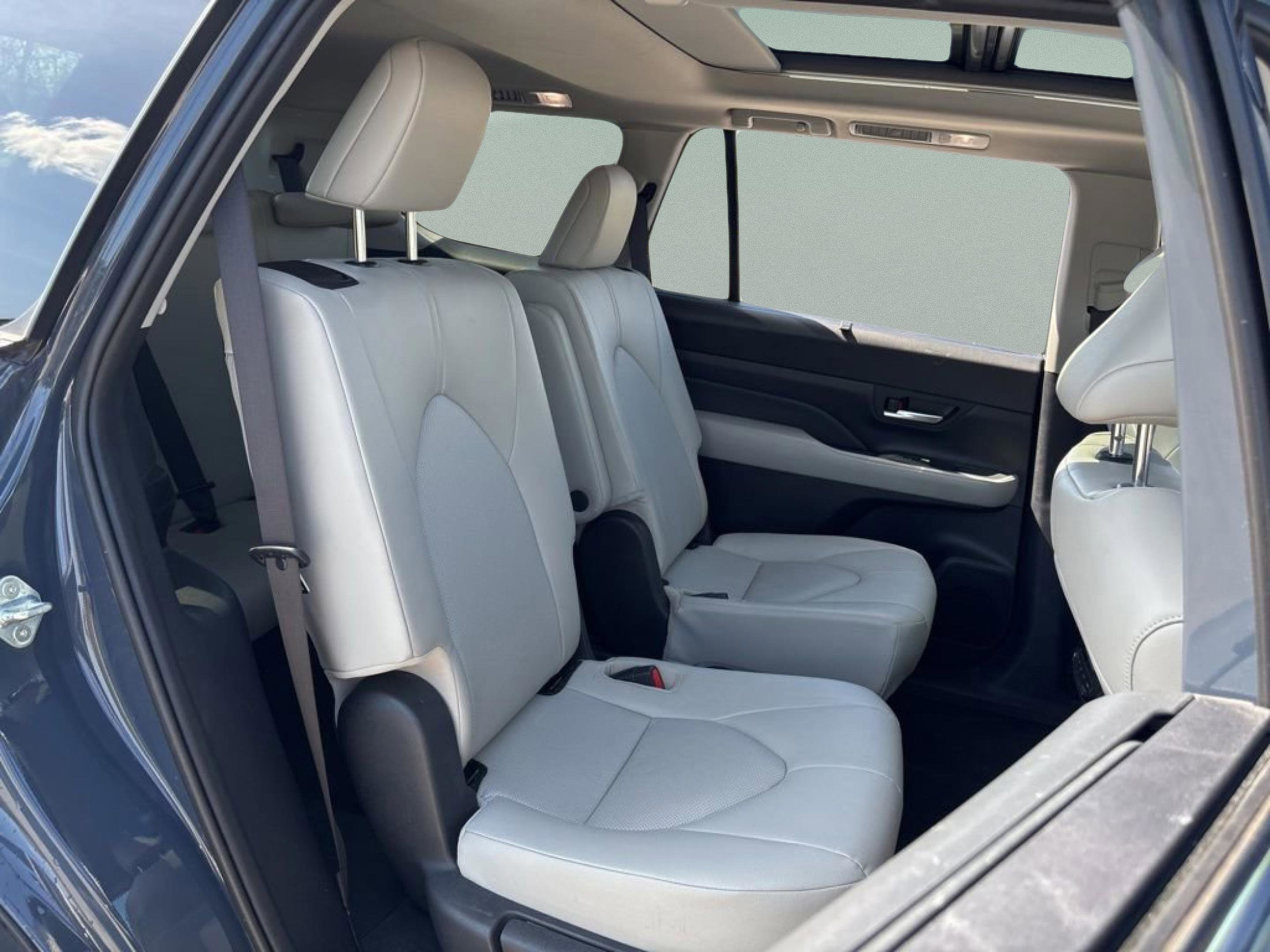 Certified 2024 Toyota Grand Highlander AWD image 35