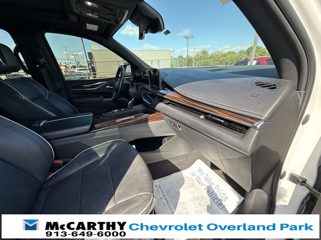 Used 2021 Cadillac Escalade ESV Premium Luxury w/ LPO, Illumination Package image 45