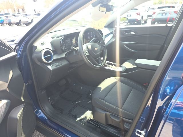 Used 2024 Chevrolet Trax LS w/ LS Convenience Package image 16
