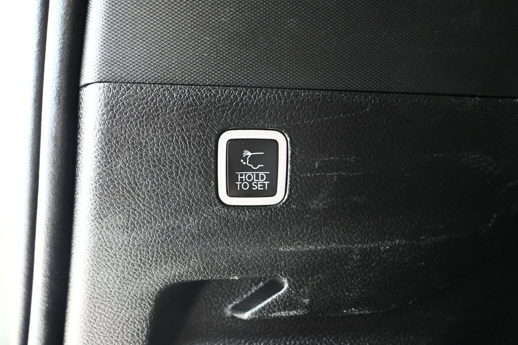 Used 2024 Jeep Wagoneer L Series III w/ Rear Seat Video Group 1 AWD/4WD image 47